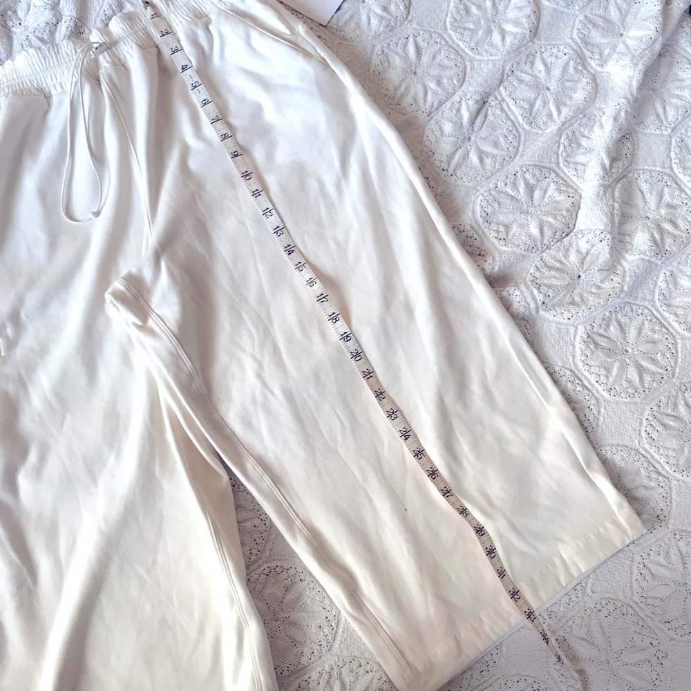 NWT Athleta wide leg sweatpants cropped white cream XL triumph hybrid capris - Picture 15 of 16